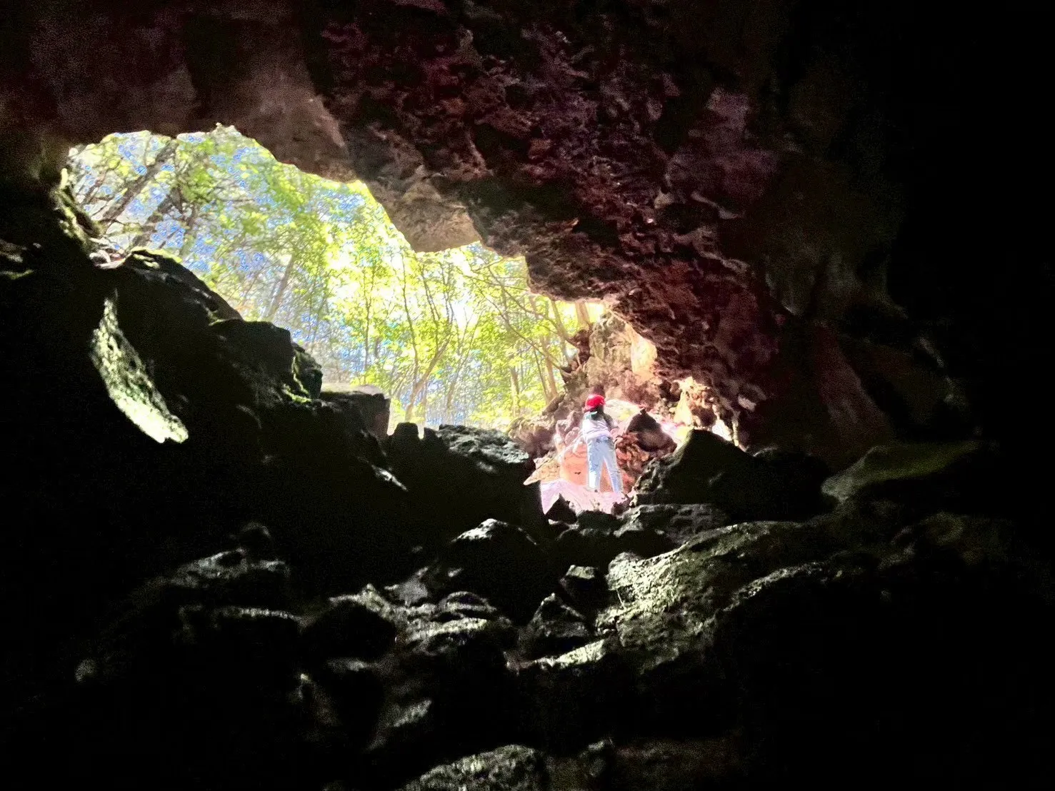 点呼をとりながら安全確認をする様子